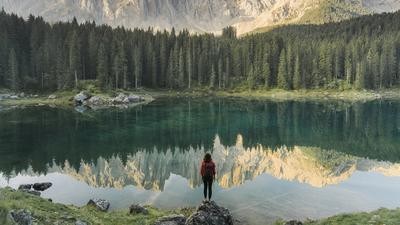 Solitary female traveller