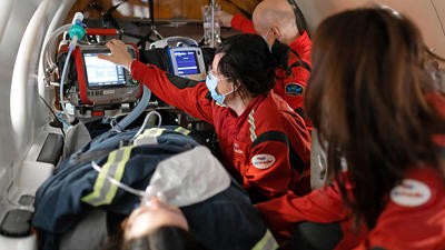 Airmedic healthcare workers 