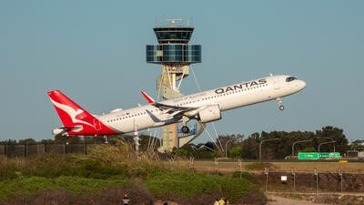 Sydney airport Qantas plane