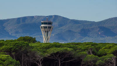 Barcelona airport strike puts travel insurance response under scrutiny