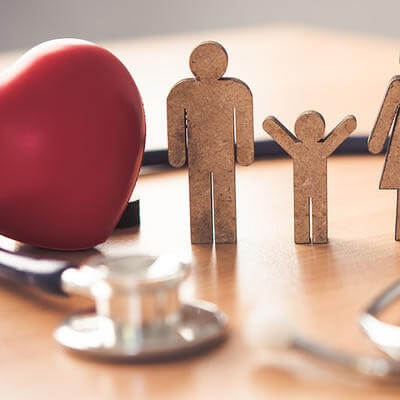 Figures with stethoscope 