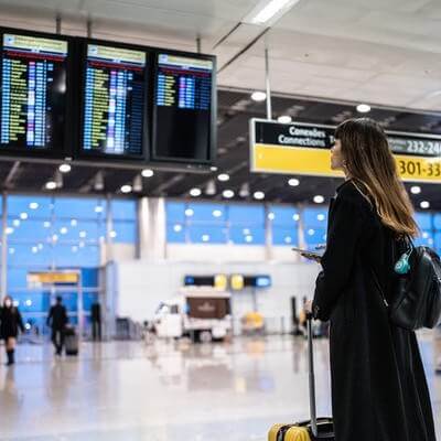 Airport (Fly her away, fly her away)