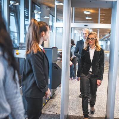 airport security GettyImages-1010636738 (1)