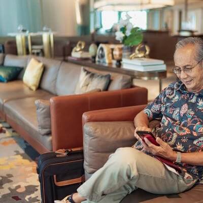 airport lounge older fella 1401523989