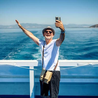 Cruise ship passenger