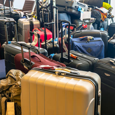 Lying luggage at an airport as an effect of the staff shortage of the ground personnel 