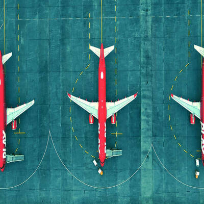 Icelandic low-cost carrier PLAY ceases operations, stranding thousands