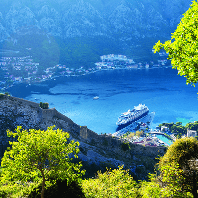 Cruise heading towards port