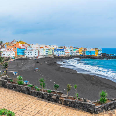 Three dead and several injured as powerful waves hit Tenerife