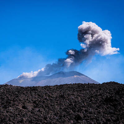 American tourist killed by lightning on Mount Etna