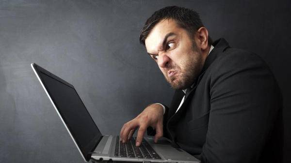 Engaging with product reviews