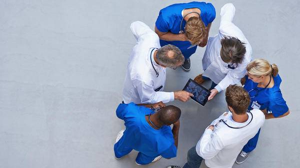 medical team debrief