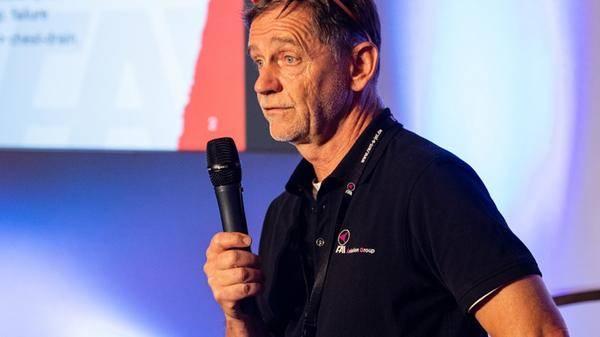 Dr Thomas Buschein