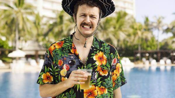 A spring breaker with a pint