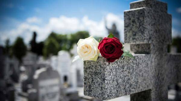 grave with flowers