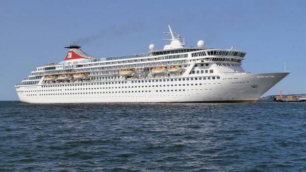 Fred Olsen Balmoral cruise liner