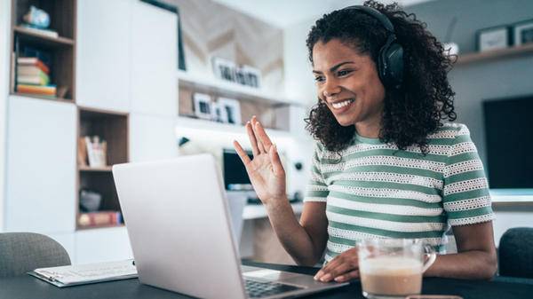 woman at laptop