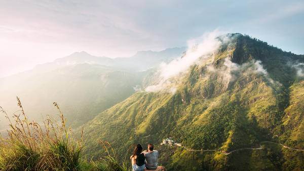 Sri Lanka opens to international arrivals