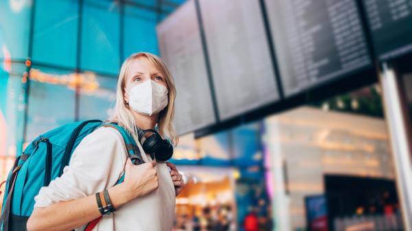 Traveller with mask