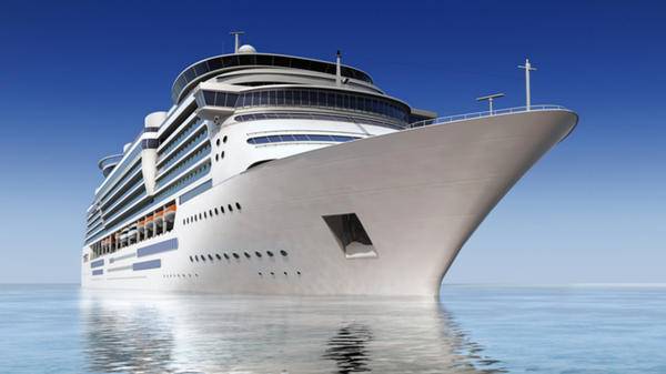 Cruise liner