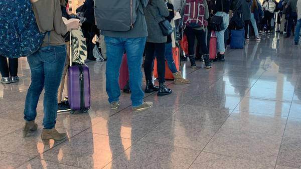 airport queue