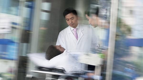 Chinese hospital doctor and patient 