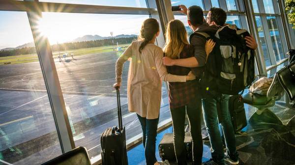young travellers GettyImages-992710086