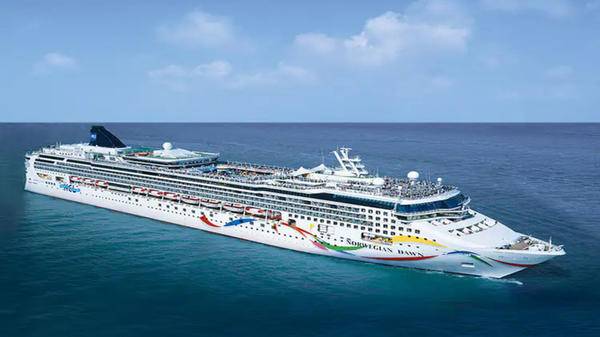 Image of Norwegian Dawn cruise ship at sea