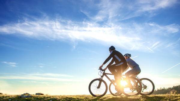 Holidaymakers on a cycling trip