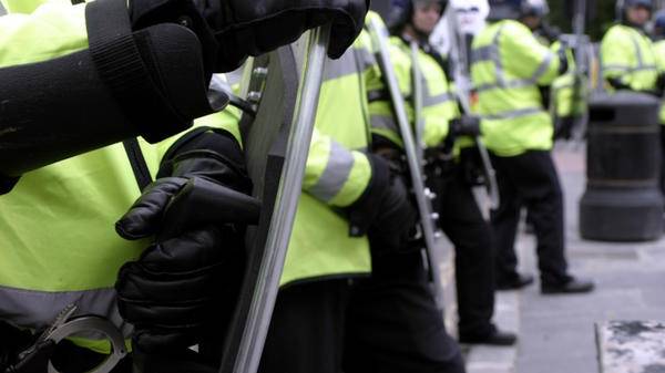 UK riot police