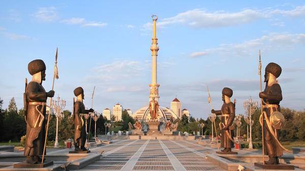 Turkmenistan monument