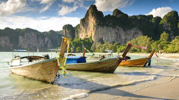 Thailand to launch new digital arrival card in May GettyImages-2174063750