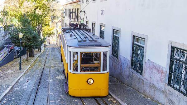 Lisbon Gloria tram