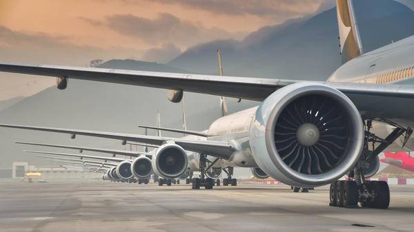 Planes grounded on runway 