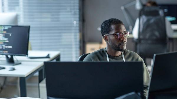 It Programmer Using Computer -