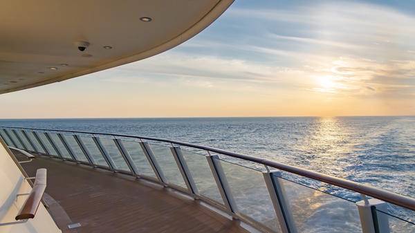 Cruise ship railings