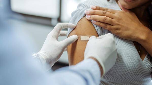 One third of travellers unaware skipping vaccines void insurance