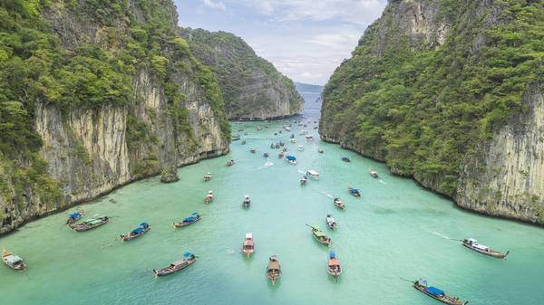 Thailand tourism falls in 2025 amid crises and recovery push