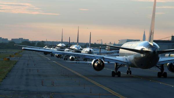 aircraft queue