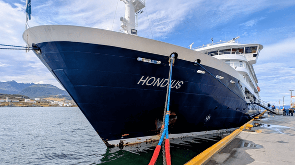MV Hondius docks in Rotterdam as Canada confirms additional case