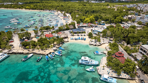 Fatal resort fire triggers large-scale tourist evacuation in Dominican Republic 