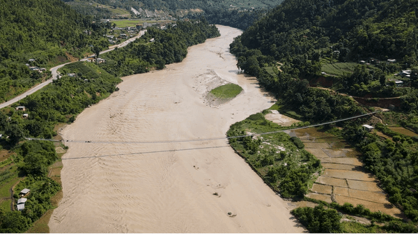 Hundreds of tourists remain missing as Nepal flood rescue operation intensifies
