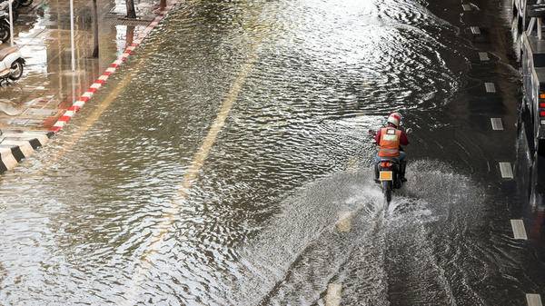 Bangkok flooding disrupts travel as authorities declare disaster zone 