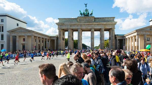 People at half marathon in Berlin