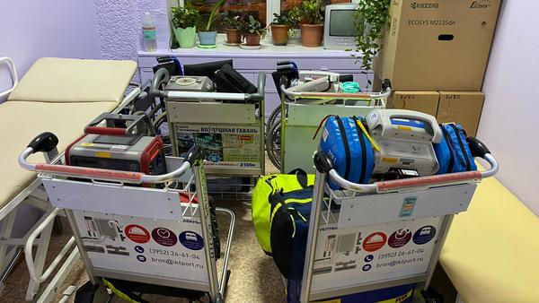Fig 4. medical devices stored in the airport clinic